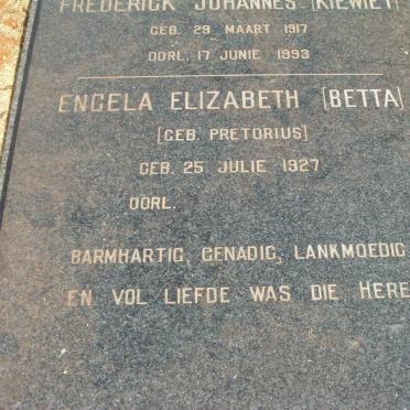 ? Frederick Johannes 1917-1993 &amp; Engela Elizabeth PRETORIUS 1927-