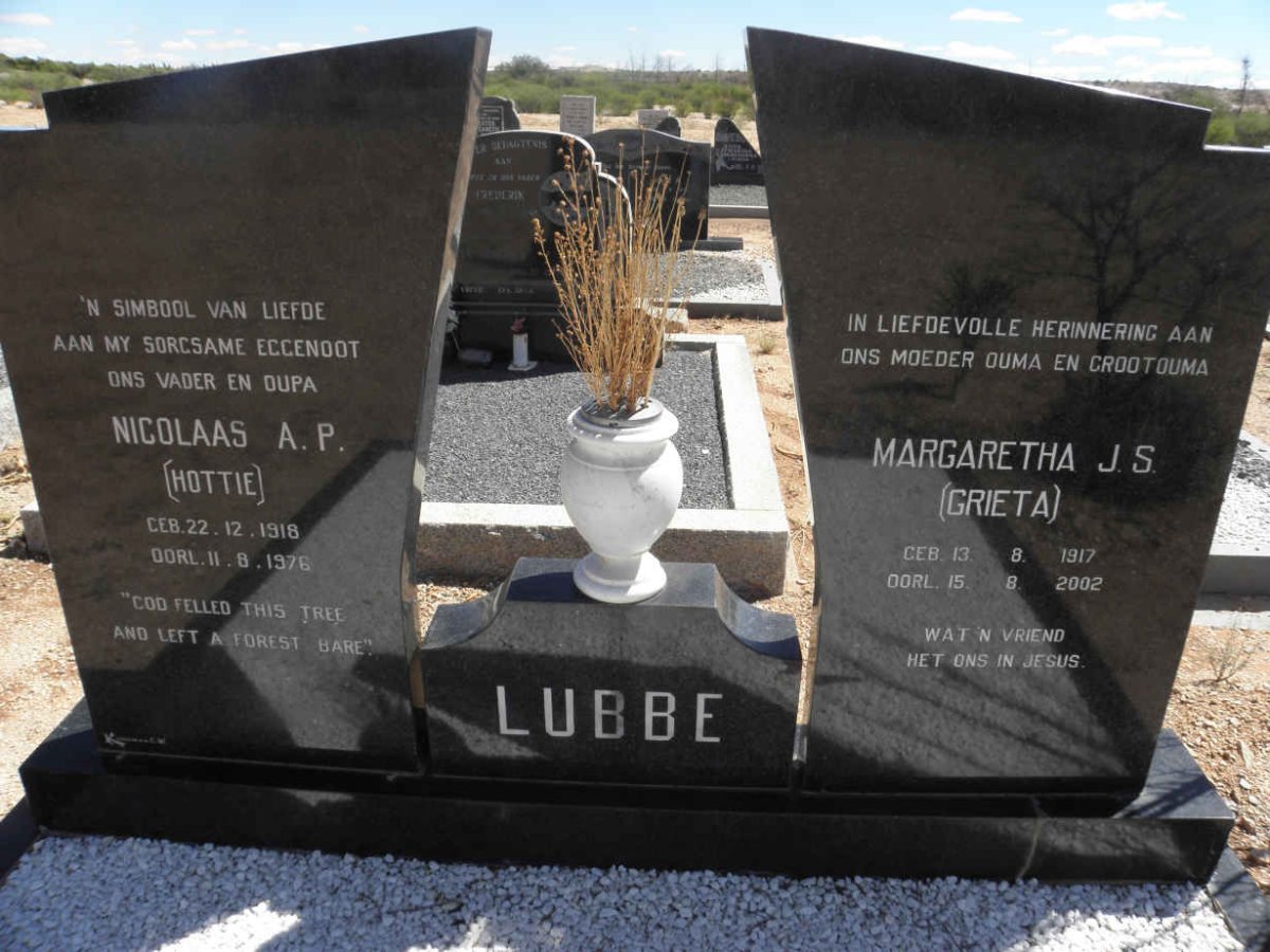 LUBBE Nicolaas A.P. 1918-1976 &amp; Margaretha J.S. 1917-2002