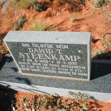 STEENKAMP Dawid T. 1968-1992