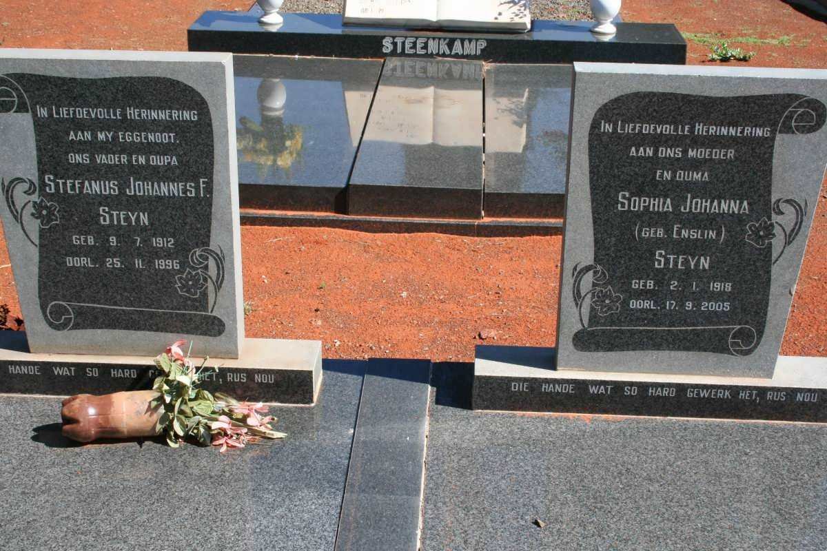 STEYN Stefanus Johannes F. 1912-1996 &amp; Sophia Johanna ENSLIN 1918-2005