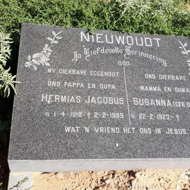 NIEUWOUDT Hermias Jacobus 1918-1999 &amp; Susanna DU TOIT 1923-
