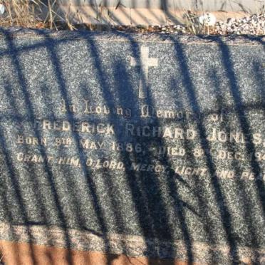 J - Vanne :: Surnames - J