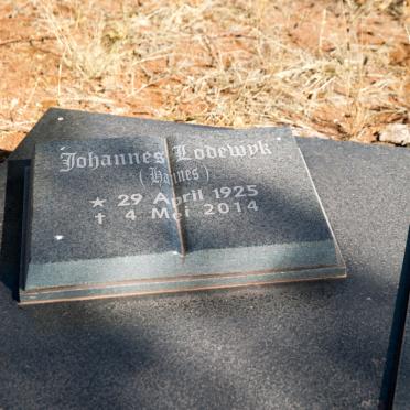 WALT Johannes Lodewyk, van der 1925-2014 &amp; Susanna Elizabeth 1930-2006