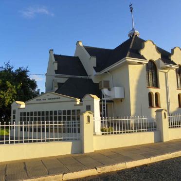 2. Overview memorial wall / Oorsig gedenkmuur