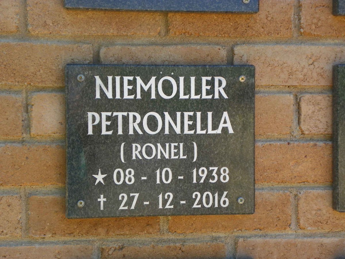 NIEMOLLER Petronella 1938-2016