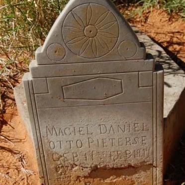 Northern Cape, POSTMASBURG district, Olifantshoek, Vrolikheid-Suid 637, farm cemetery