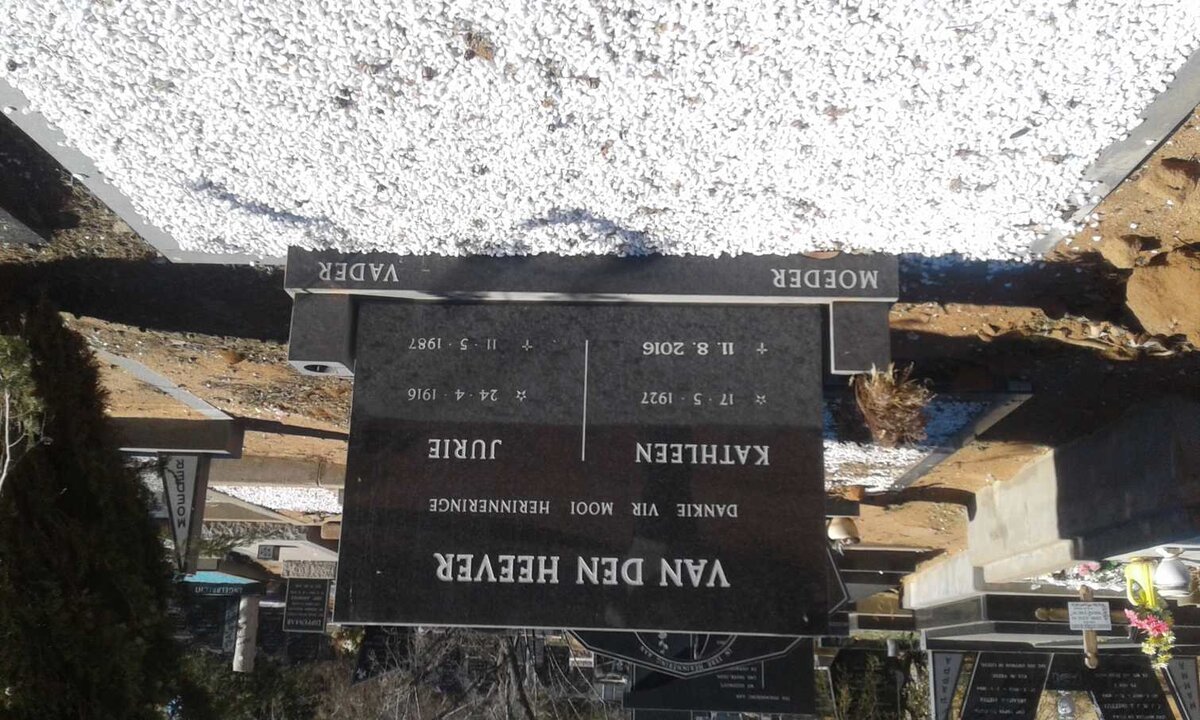 HEEVER Jurie, van den 1916-1987 &amp; Kathleen 1927-2016