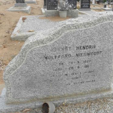 NIEUWOUDT Ernst Hendrik Wolfaard 1880-1963