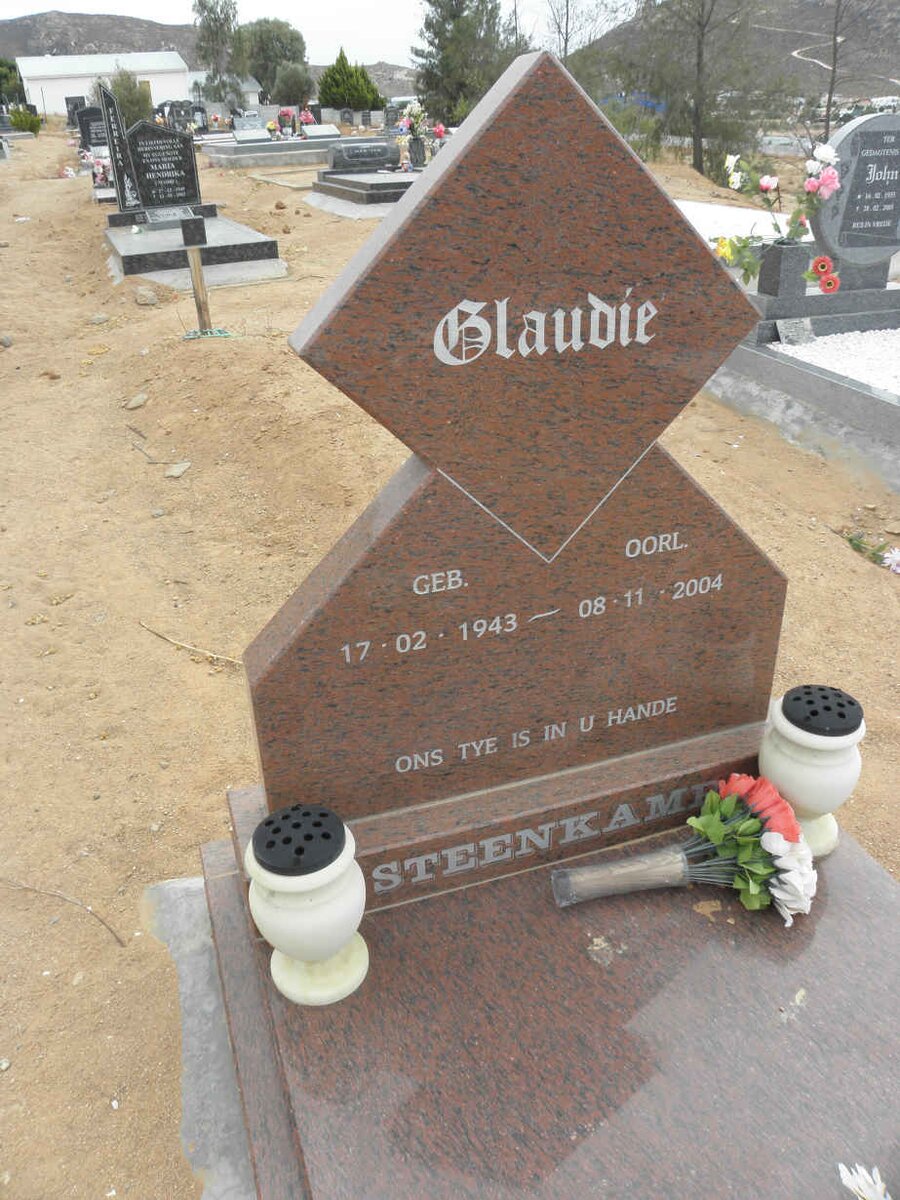 STEENKAMP Claudie 1943-2004