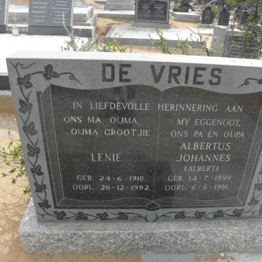 VRIES Albertus Johannes, de 1899-1981 &amp; Lenie 1910-1992
