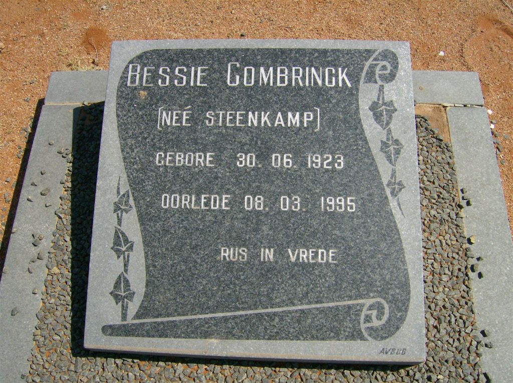 COMBRINCK Bessie nee STEENKAMP 1923-1995