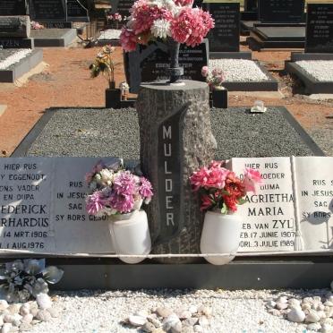 MULDER Frederick Gerhardus 1906-1976 &amp; Magrietha Maria VAN ZYL 1907-1989 :: OXLEE Billy 1941-2005