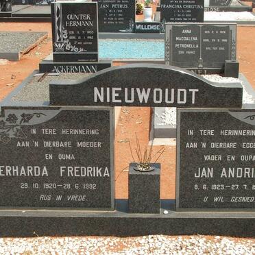 NIEUWOUDT Jan Andries 1923-1982 &amp; Gerharda Fredrika 1920-1992