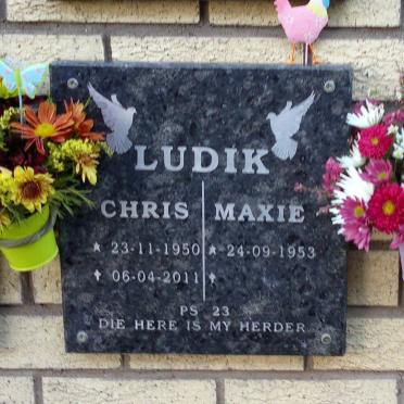 LUDIK Chris 1950-2011 &amp; Maxie 1953-