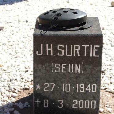 SURTIE Beatrice 1916-1952 :: SURTIE J.H. 1940-2000