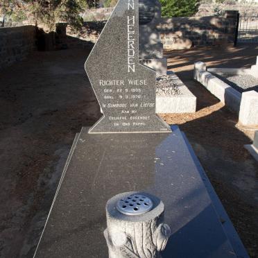 HEERDEN Richter Wiese, van 1935-1976