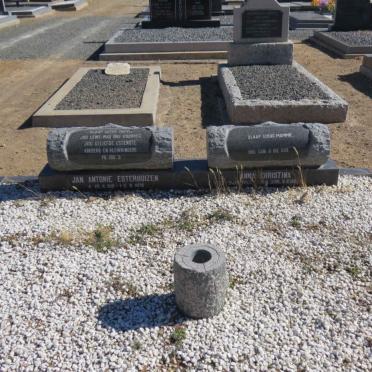 ESTERHUYZEN Jan Antonie 1910-1976 &amp; Anna Christina SWANEPOEL 1918-199?