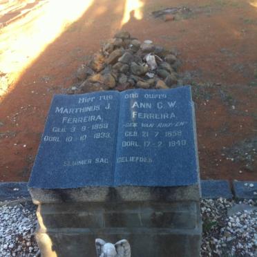 FERREIRA Marthinus J. 1859-1933 &amp; Ann C.W. VAN ROOYEN 1858-1940 :: FERREIRA Joey