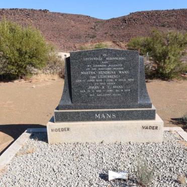 MANS Johan B.C. 1891-1974 &amp; Martha Hendrina LIEBENBERG 1896-1959