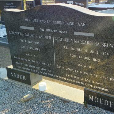 BRUWER Lodewicus Jacobus 1898-1984 &amp; Gertruida Margaretha JACOBS 1904-1970