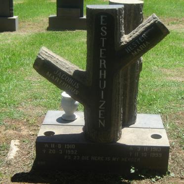 ESTERHUIZEN Jacobus Marthunis 1910-1992 &amp; Hester Maria 1913-1999