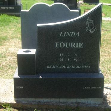 FOURIE Linda 1971-1999