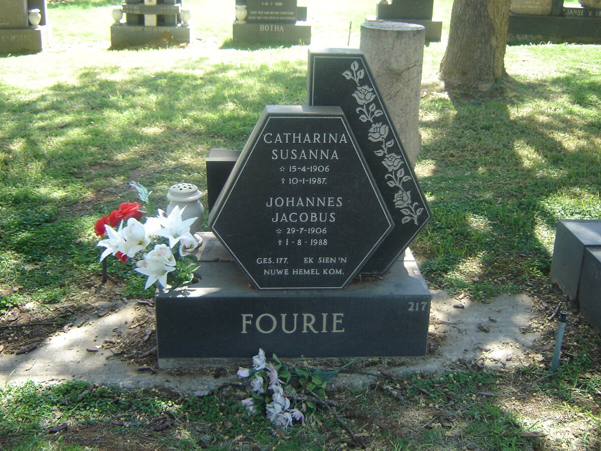 FOURIE Johannes Jacobus 1906-1988 &amp; Catharina Susanna 1906-1987