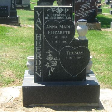 HEERDEN Thomas, van 1944- &amp; Anna Marie Elizabeth 1944-1997
