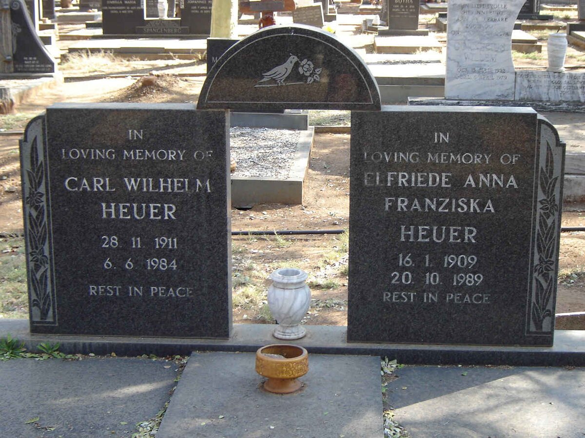 HEUER Carl Wilhelm 1911-1984 & Elfriede Anna Franziska 1909-1989