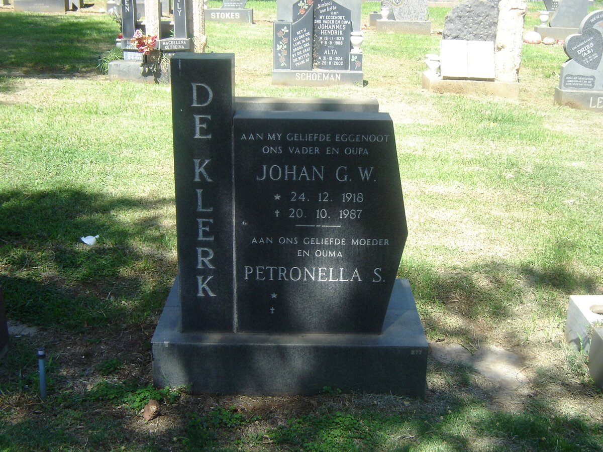 KLERK Johan G.W., de 1918-1987 &amp; Petronella S. 