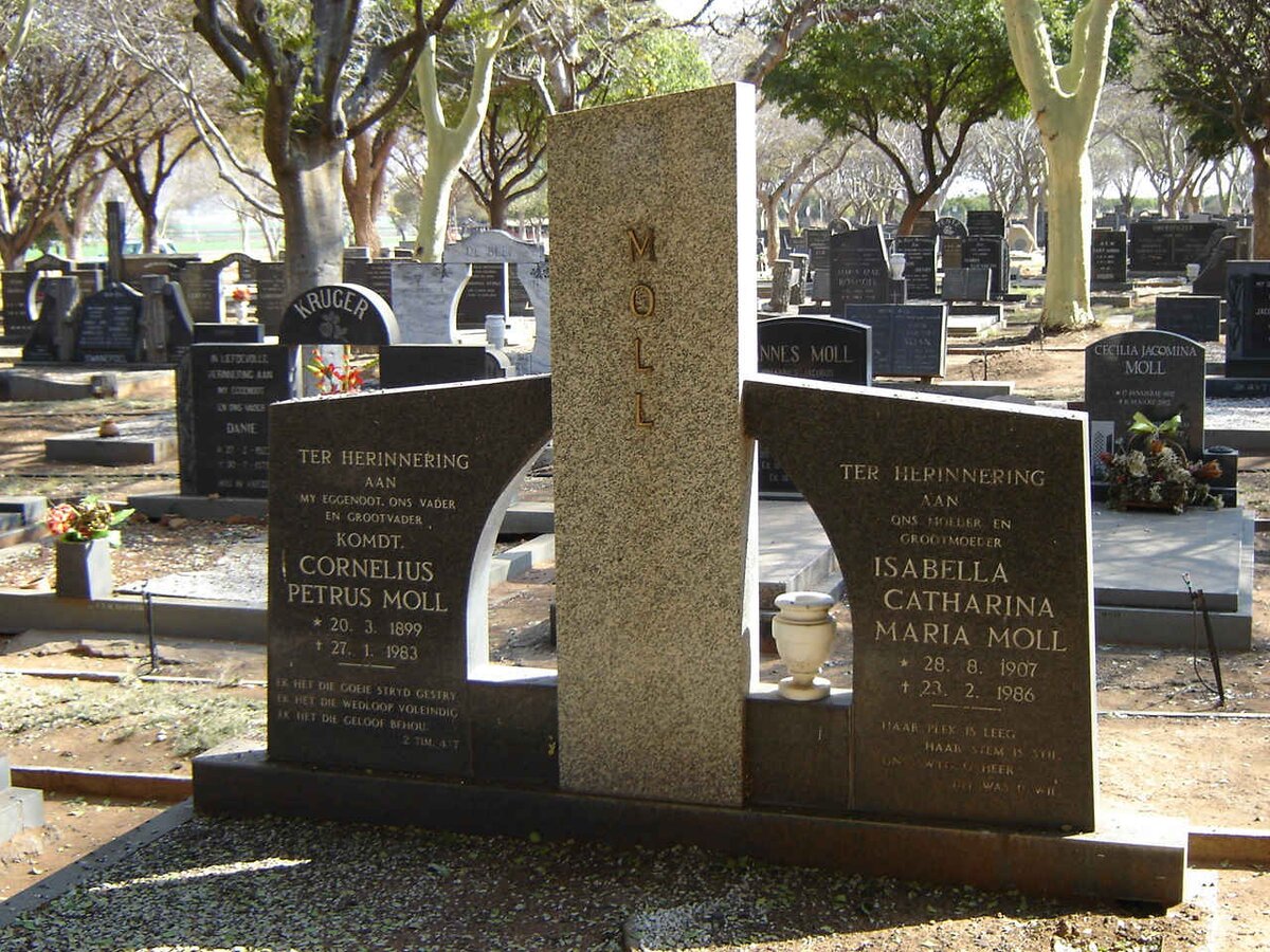 MOLL Cornelius Petrus 1899-1983 & Isabella Catharina Maaria 1907-1986