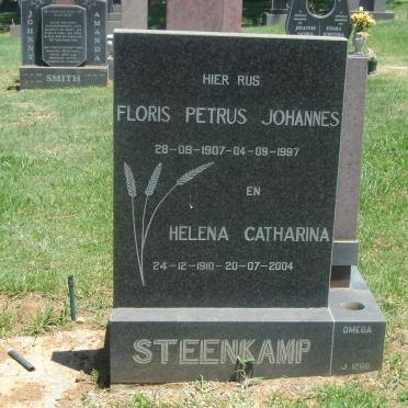 STEENKAMP Floris Petrus Johannes 1907-1997 &amp; Helena Catharina 1910-2004