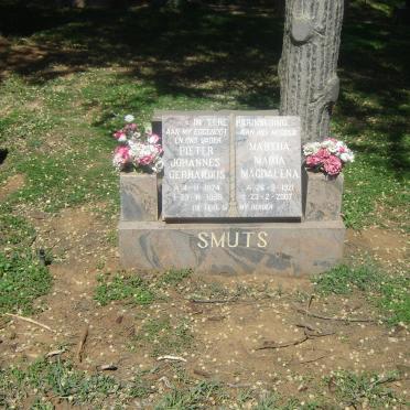 SMUTS Pieter Johannes Gerhardus 1924-198? &amp; Martha Maria Magdalena 1921-2007