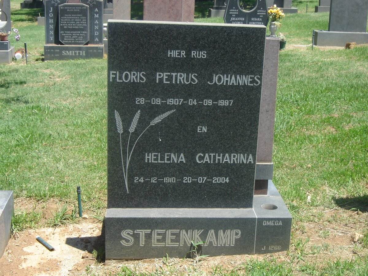 STEENKAMP Floris Petrus Johannes 1907-1997 &amp; Helena Catharina 1910-2004