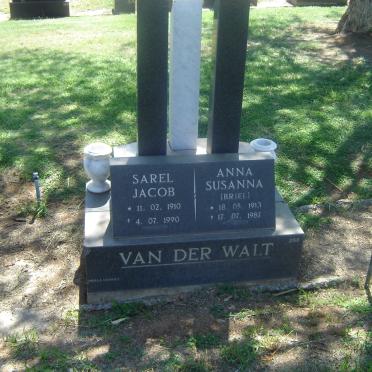 WALT Sarel Jacob, van der 1910-1990 &amp; Anna Susanna BRIEL 1913-1987