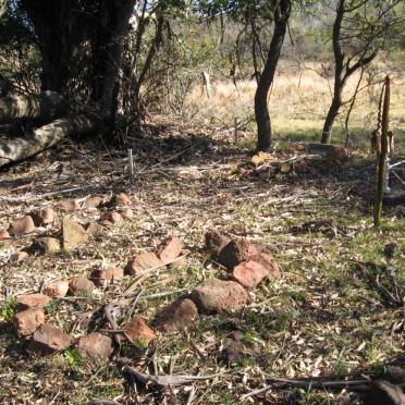 North West, BRITS district, Rashoop, Hartebeestpoort 419, farm cemetery