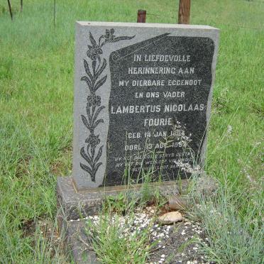 North West, BRITS district, De Kroon, cemetery
