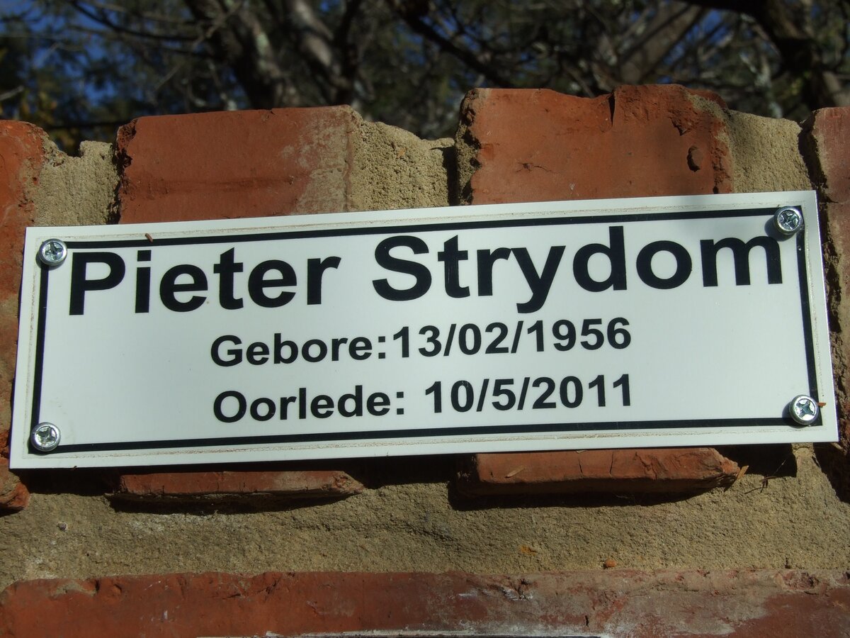 STRYDOM Pieter 1956-2011