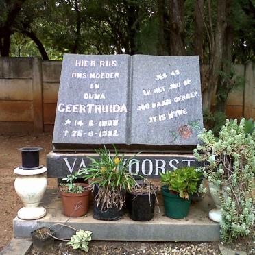 VOORST Geertruida, van  -19?2