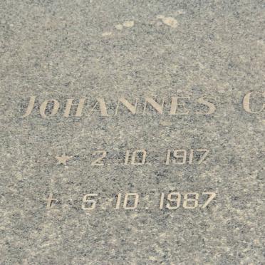 DEVENTER Johannes C., van 1917-1987 &amp; Johanna W.E. 1917-1982
