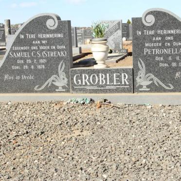 GROBLER Samuel C.S. 1921-1979 &amp; Petronella J. 1924-2009