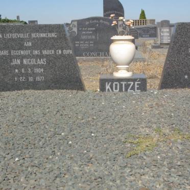 KOTZE Jan Nicolaas 1904-1977 &amp; Anna Susanna C. POSTHUMUS 1912-1994