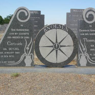 KNOESEN Thomas Joh. 1891-1982 &amp; Gertruida DEYZEL 1895-1970
