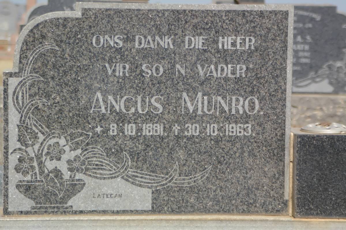 MUNRO Angus 1881-1963