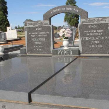 PYPER Hermanus 1932-1993 &amp; Petronella Dialina 1936-