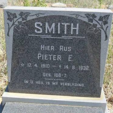 North West, COLIGNY district, Doornbult 328 IP, farm cemetery_3