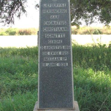 North West, COLIGNY district, Rietfontein 71, farm cemetery_1