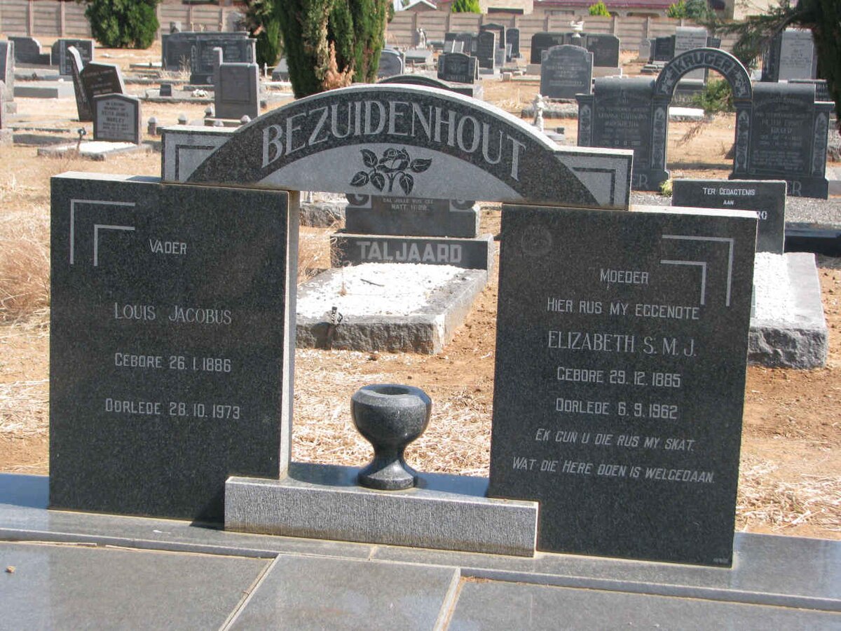BEZUIDENHOUT Louis Jacobus 1886-1973 &amp; Elizabeth S.M.J. 1885-1962