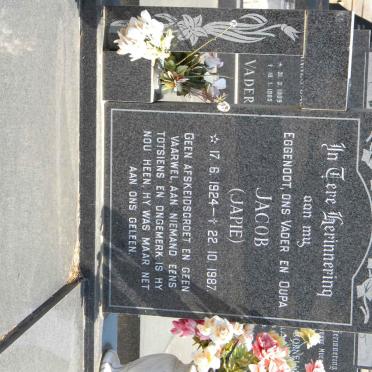 CROUCAMP Jacob 1924-1987 &amp; Susannah Johanna 1924-2008