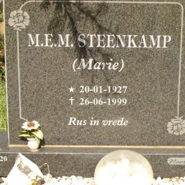 STEENKAMP M.E.M.1927-1999